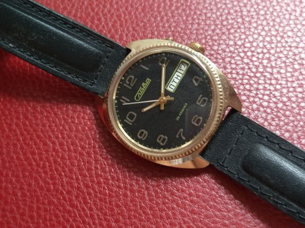 Đồng hồ Liên Xô