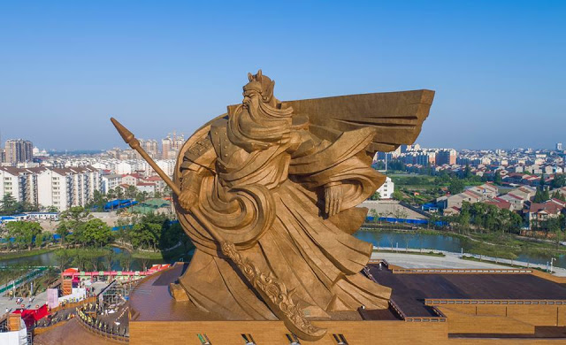 bức tượng Quan Thánh Đế Quân (Quan Công) tại China