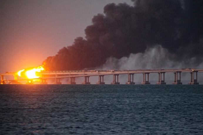 Cầu Kerch bị nổ, ngày 8 tháng 10 năm 2022