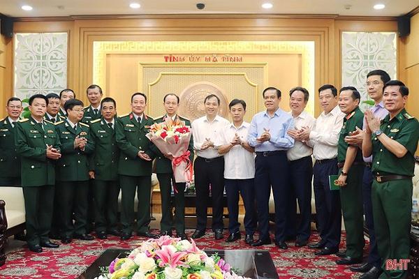 Lãnh đạo Hà Tĩnh chúc mừng ông Phạm Bá Hiền được phong thiếu tướng hôm 3-6-2023
