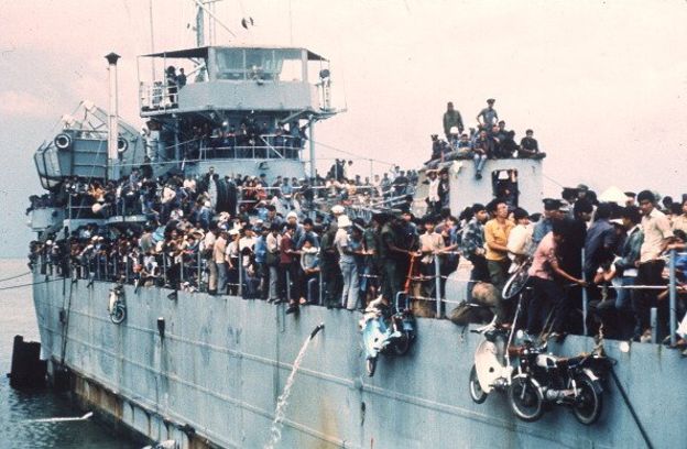 30 thang 4 - Tháng 3-1975 tàu hải quân HQ504 chở 7000 người từ Huế và Đà Nẵng chạy loạn vào Nam 