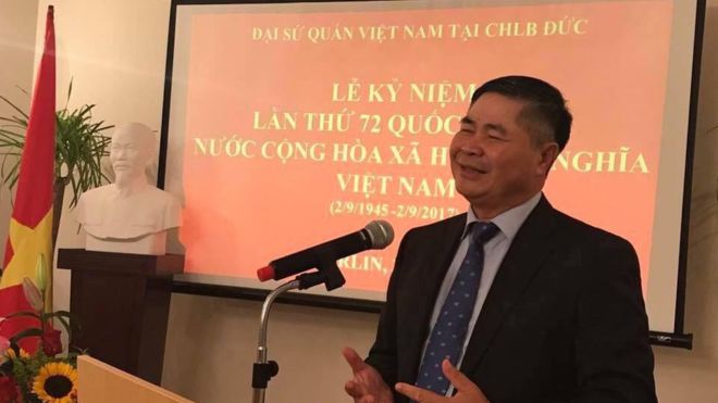Đại sứ Việt Nam tại Đức Đoàn Xuân Hưng trong Lễ kỷ niệm Quốc khánh Việt Nam được tổ chức hôm 31-8-2017 