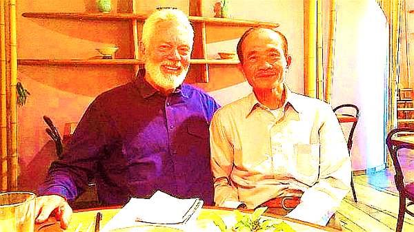 Thiếu tá Phan Tấn Ngưu và ông Frank Nepp