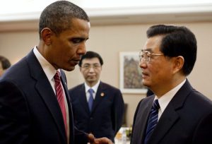 Vương Hỗ Ninh đang theo dõi cuộc đàm thoại giữa Obama và Hồ Cẩm Đào tại G20, Toronto, Canada