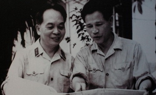 Võ Nguyên Giáp và Nguyễn Chí Thanh