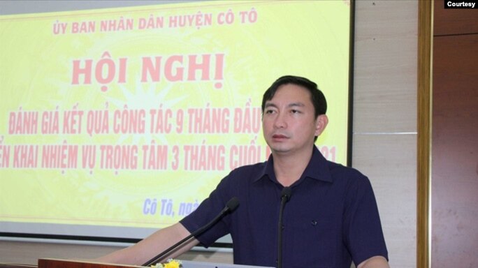 Ông Lê Hùng Sơn, người bị tố cáo. (Hình nld.com.vn - Cổng Thông Tin Huyện Cô Tô)