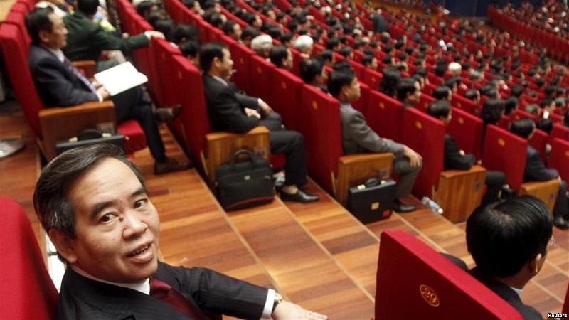 Ông Nguyễn Văn Bình tại lễ khai mạc Quốc Hội khóa 12 tại Hà Nội, 2016. (Hình REUTERS-Kham)