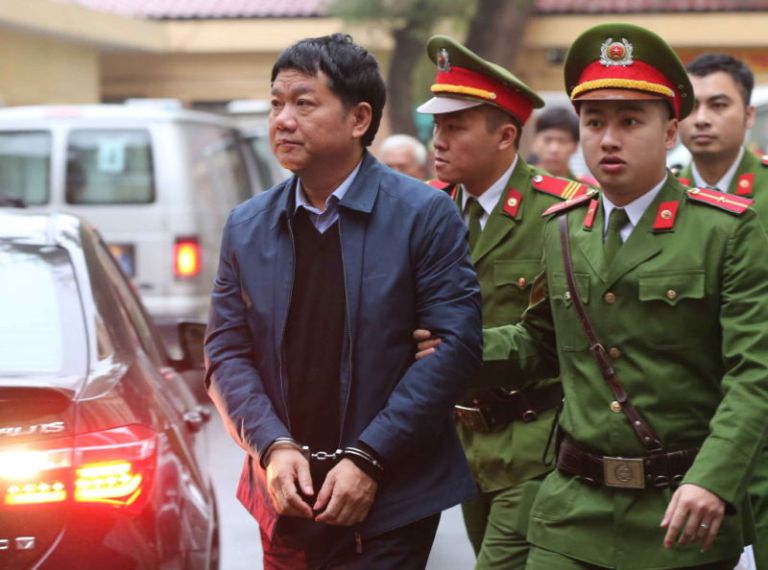 Dư luận đồn đoán về một chiến dịch “giải cứu Đinh La Thăng” với số tiền gần $900,000. (Hình Getty Images)