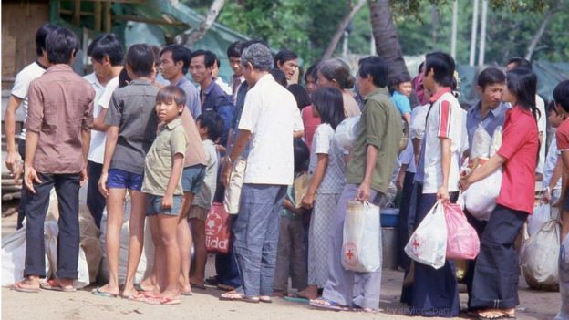 vuotbien - Người tỵ nạn Việt Nam trên đảo Kuku Indonesia hồi năm 1981 