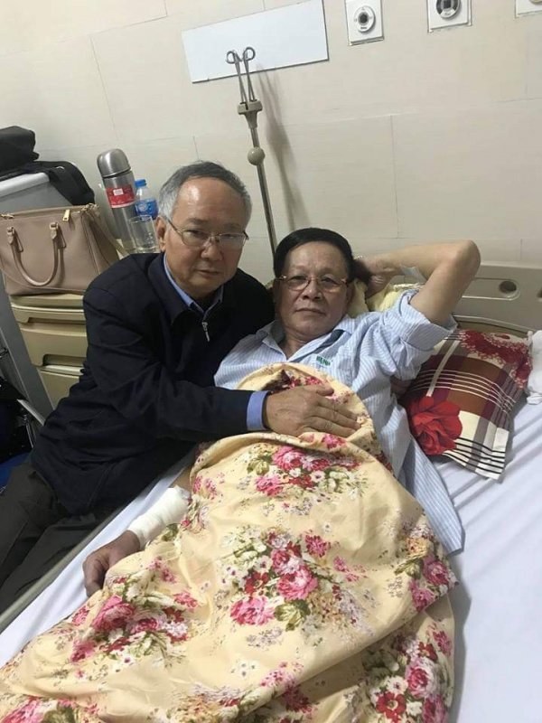 Nhà báo Nguyễn Như Phong và tướng Phan Văn Vĩnh.