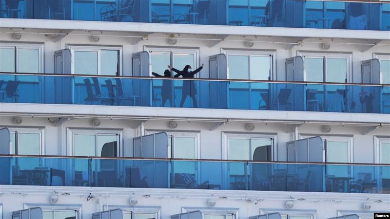 Hàng nghìn du khách bị cách ly trên tàu Diamond Princess, gần Nhật Bản, tháng 2-2020