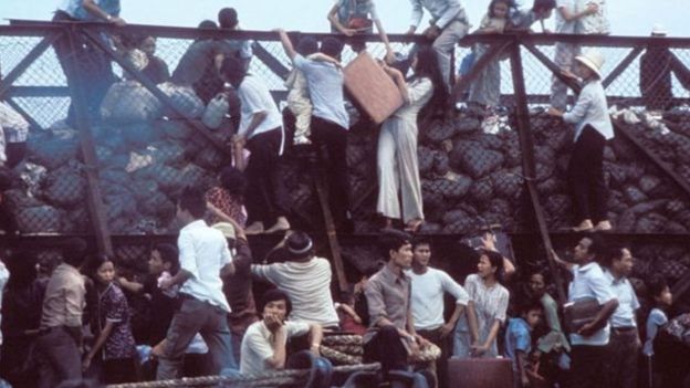 30thang4-Người dân tìm cách chạy khỏi Sài Gòn ngày 29-4-1975