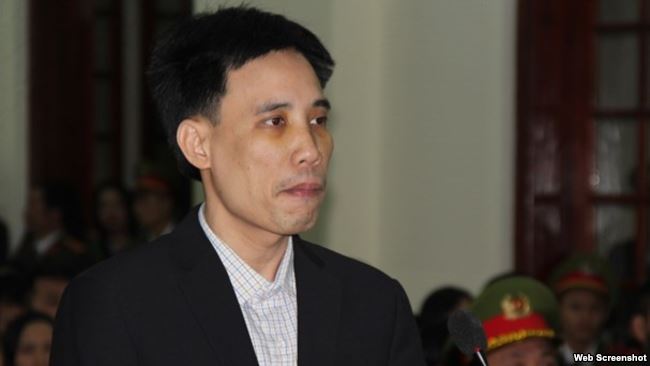 Nhà hoạt động Hoàng Đức Bình bị tuyên án 14 năm tù, ngày 6-2-2018 (Báo Nghệ An)