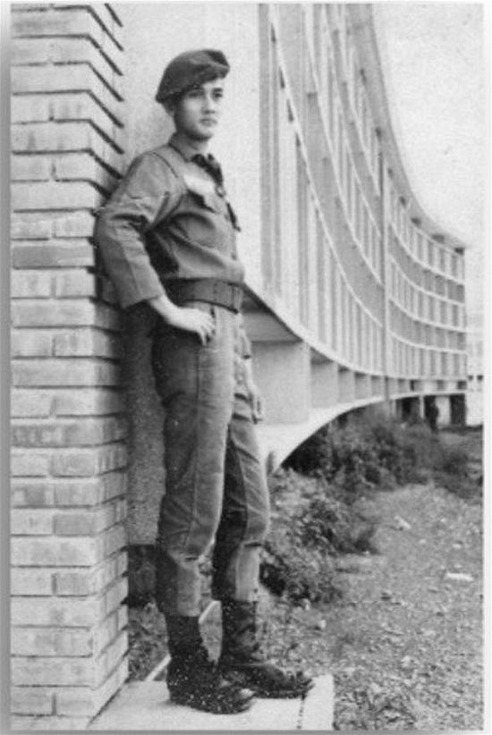 Sinh viên sĩ quan Trường Võ Bị Quốc Gia Đà Lạt Lê Văn Ngôn năm 1965. (Hình tvbqgvn.org)