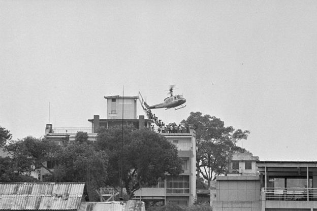 30thang4dinhdoclap-Người Mỹ di tản bằng trực thăng khỏi Sài Gòn 