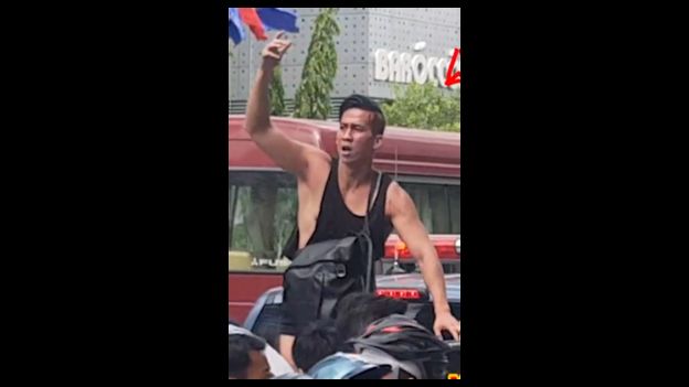 Will Nguyễn hôm 10-6-2018 trong lúc tìm cách mở đường cho người biểu tình, trước khi bị bắt 
