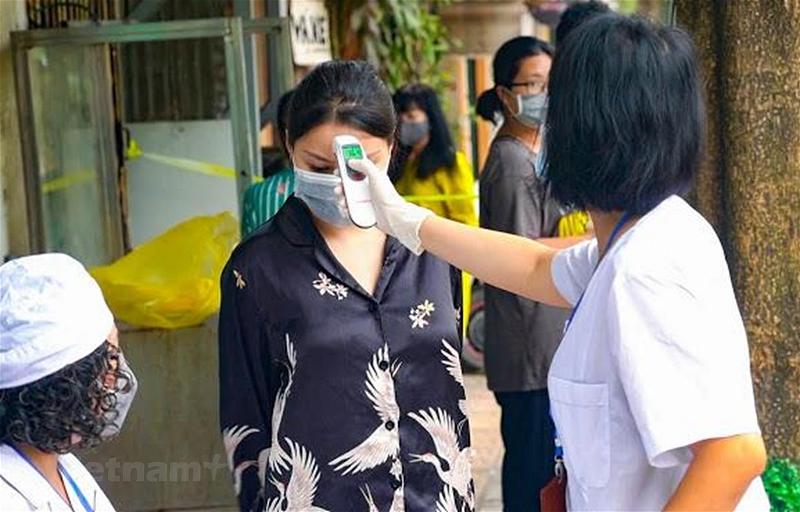 Kiểm tra sức khoẻ cho người dân tại Hà Nội. (Ảnh Hiếu Hoàng-TTXVN)