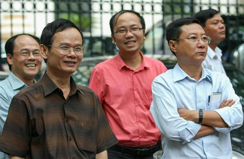 Từ trái qua- cựu Phó Tổng biên tập báo Thanh Niên Quoc Phong, cựuTổng thư ký tòa soạn Thanh Niên Hoàng Hải Vân, Trưởng Đ