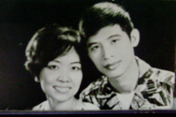 Hình ảnh đôi vợ chồng trẻ Đỗ Hữu Tùng và Nguyễn Thị Bích Liên (tên thời con gái của bà Đỗ Hữu Tùng) hình chụp năm 1966.