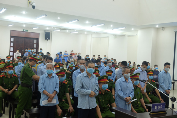29 bị cáo đều là người ở xã Đồng Tâm tại phiên tòa. Ảnh Giang Long- TT
