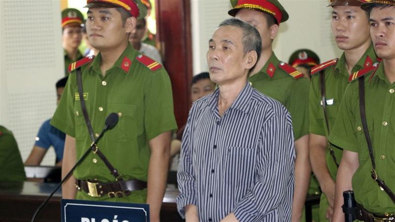 Ông Lê Đình Lượng tại phiên tòa ở Nghệ An ngày 16-8-2018.